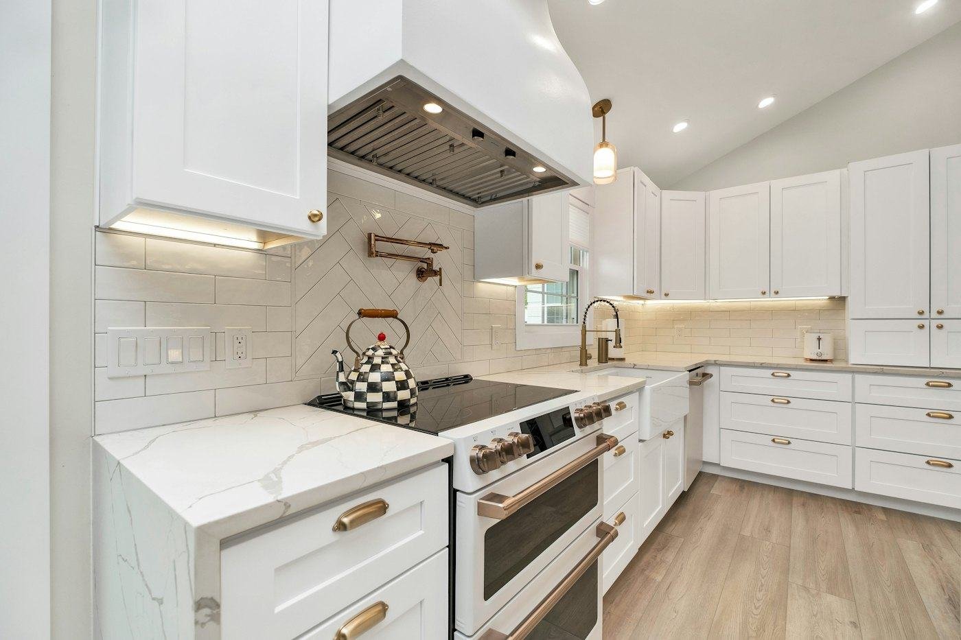 Kitchen with white subway tile backsplash